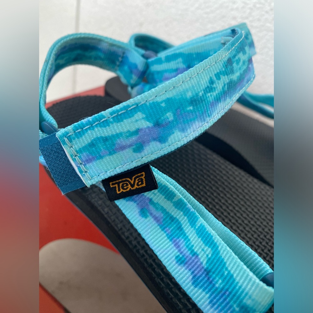 Teva Blue Tie-Dye Sandals Women’s Size 9 - Picture 7 of 8